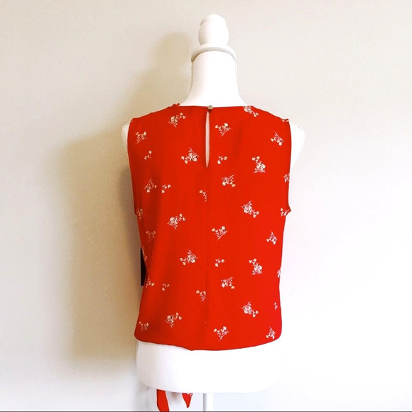 Vince Camuto Tie Front Sleeveless Blouse - Picture 3 of 6